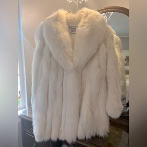 Saga Fox Fur Coat size Medium, medium length (shoulder to bottom 32”)